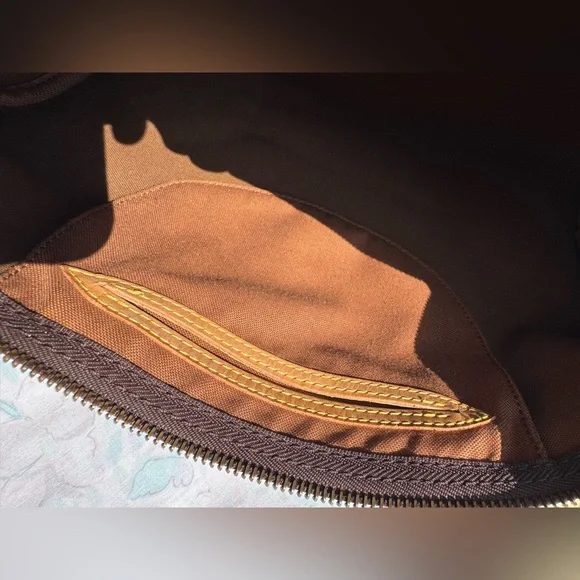 Authentic Louis Vuitton Speedy 35 Monogram - Picture 14 of 16